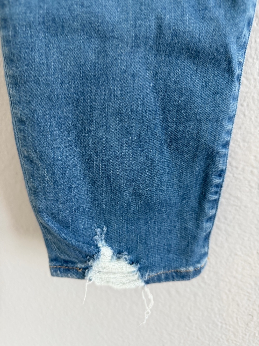 GAP True Skinny Ankle Sky High Distressed Jeans - Picture 2 of 8